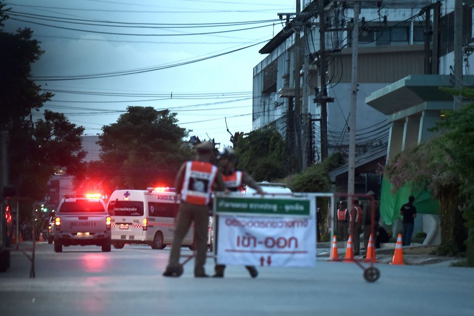 Laiminga gelbėjimo operacijos Tailande pabaiga: narai iš urvo ištraukė visus žmones